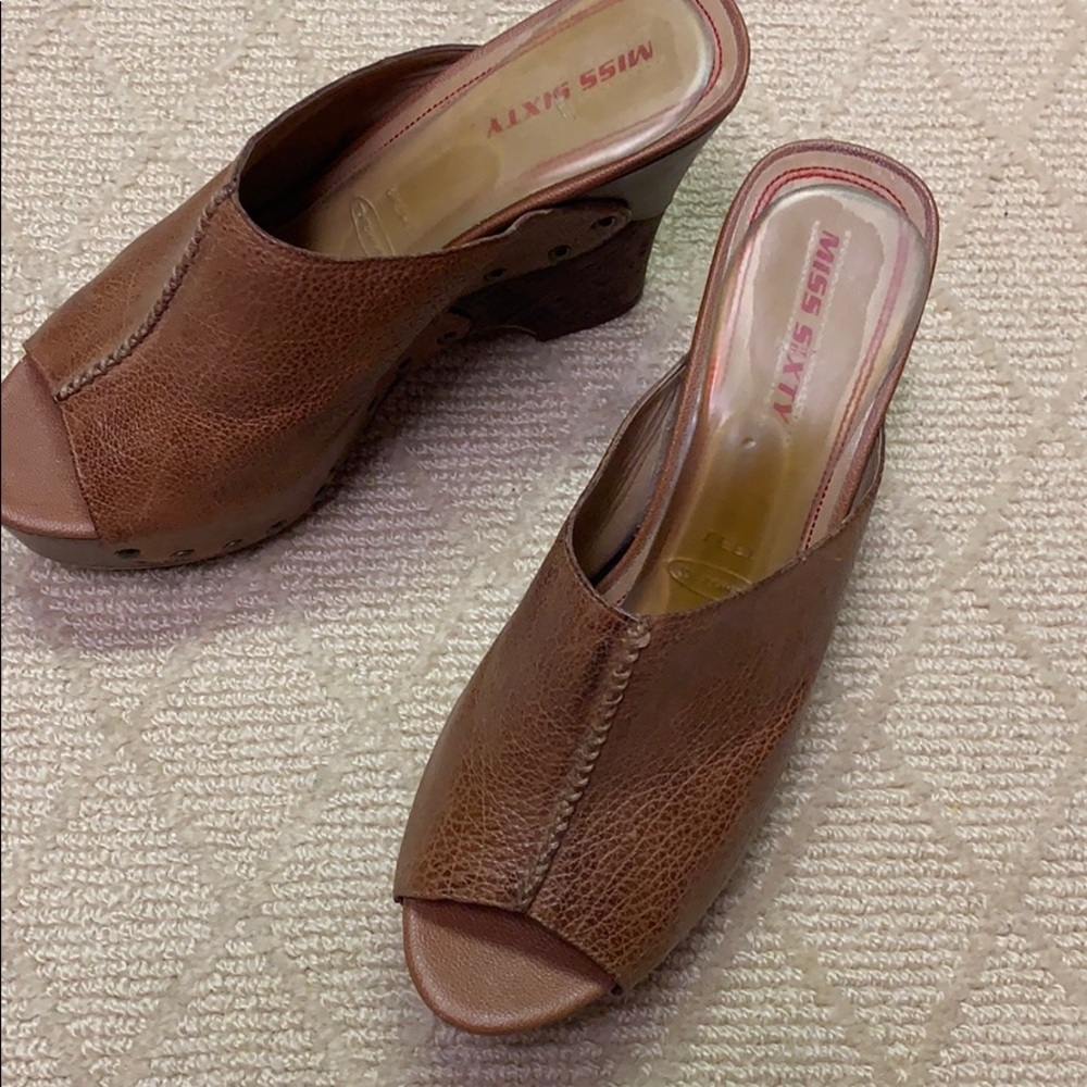 Slide shoes